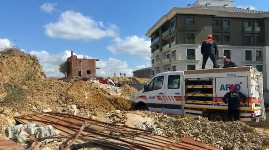 Başakşehir'de istinat duvarı çöktü: Bir işçi yaşamını yitirdi