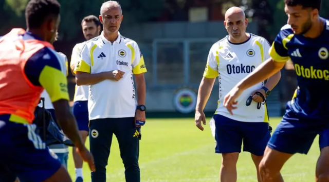 Fenerbahçe'de İsmail Kartal Dönemi Resmen Başladı: Takım Antrenmanında Görevinde