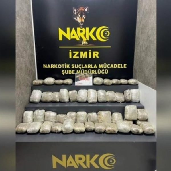 İzmir'de 26 kilodan fazla uyuşturucu ele geçirildi – Son Dakika Türkiye Haberleri