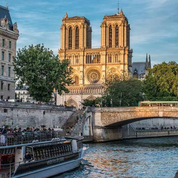Paris 2024 Olimpiyatları'nda yüzme müsabakalarının yapılabilmesi için Seine nehri temizlenecek