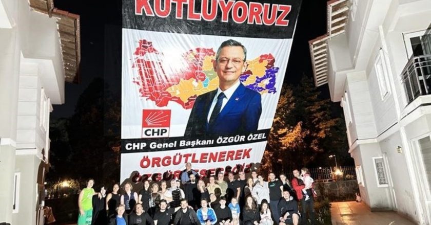 Özgür Özel Komşu Kutlaması – Son Dakika Türkiye, Siyasi Haberler