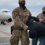 Polonya sınır polisi ekipleri, Almanya'da cinayet işleyen Türk vatandaşını uçakta yakaladı