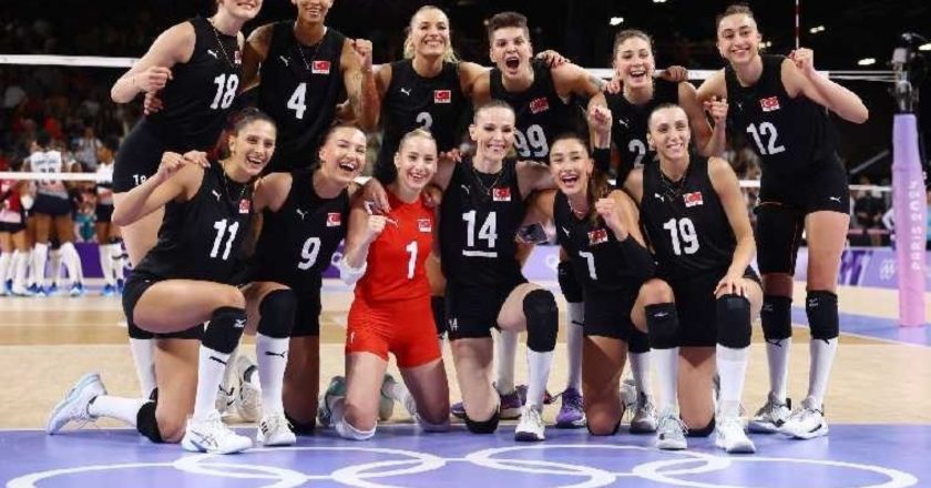 Voleybolcularımız Dominik'i yenerek olimpiyatlarda çeyrek finale yükseldi – Son Dakika Spor Haberleri