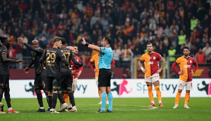 Trabzonsporlular yenilginin ardından hep birlikte isyan etti! “Galatasaray’ın kazandığı pozisyonda penaltı yoktu!”