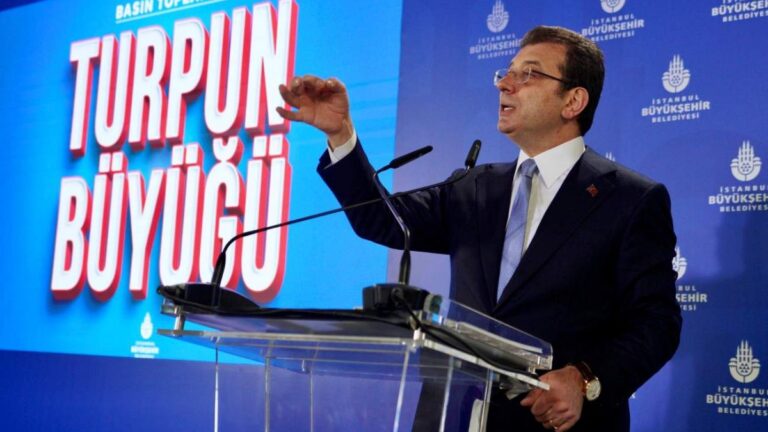 İmamoglu Deklarasyon için Mahkemede: Mansur Yavaş Desteklemeye Geldi