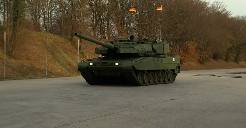 Video. Almanya yeni geliştirilen Leopard 2A8 tankını tanıttı