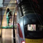 Londra treninde bıçaklama: 10 kişi yaralı, iki şüpheli gözaltında