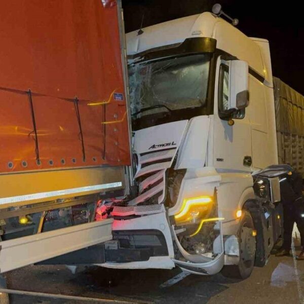 Samsun’da tırlar çarpıştı: 1 yaralı