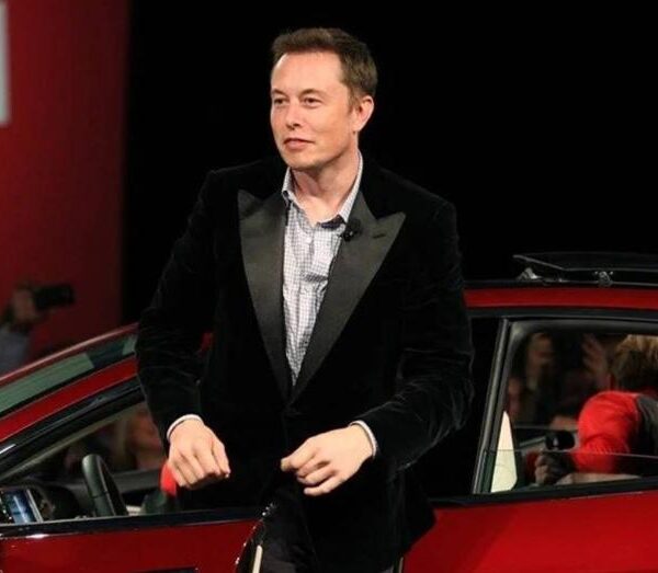 Hissedarlar onay verdi: Tesla’dan Musk’a 1 trilyon dolarlık ödeme