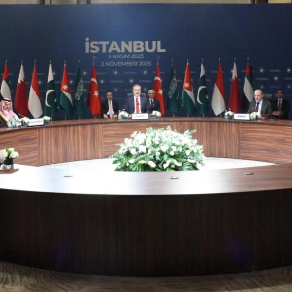 Barış için elimizi taşın altına koymaya hazırız