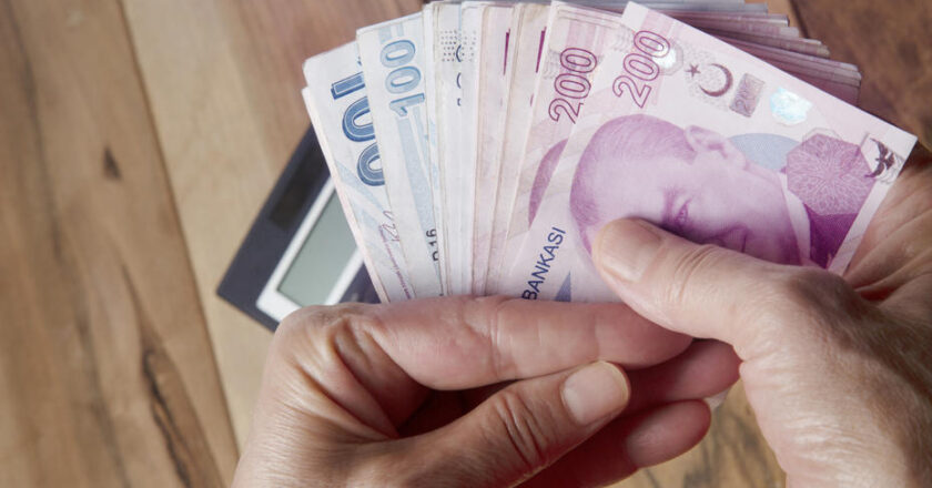 2026 Ocak’ta Memur ve Emeklilerin Maaşları Ne Kadar Artacak?